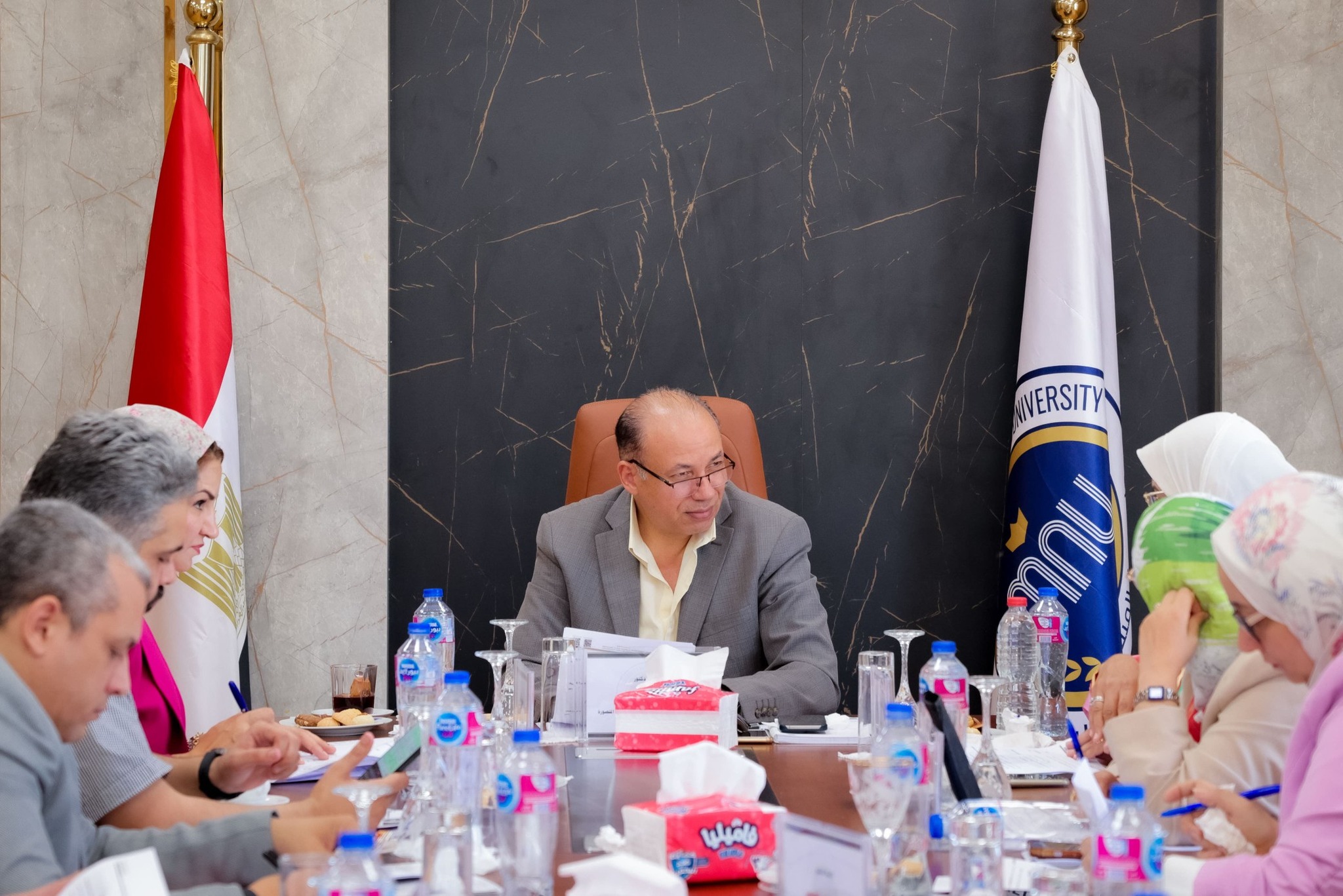 المجلس الأكاديمي بجامعة المنصورة الأهلية يناقش الاستعدادات للعام الجامعي الجديد 2025 / 2026م